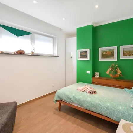 Casa Avd * أوديني